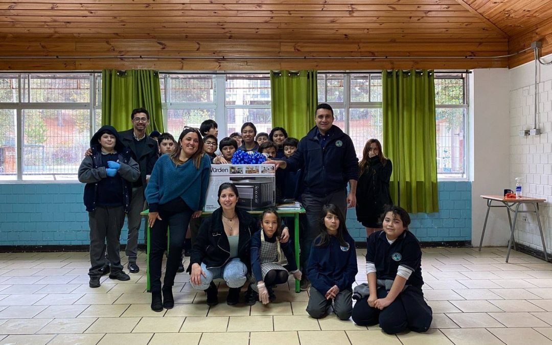 CENTRO DE PADRES Y APODERADOS APOYA AL COLEGIO