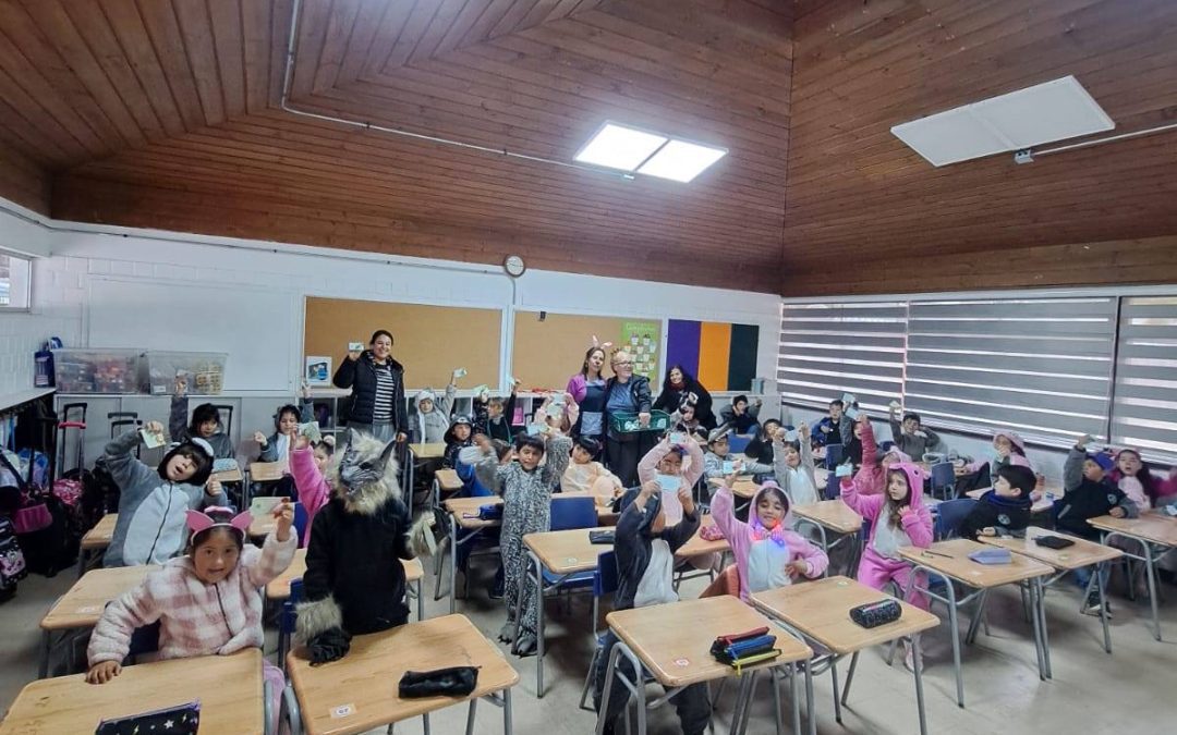 SALUDO DEL CENTRO DE PADRES Y APODERADOS EN EL DIA DEL LIBRO Y DERECHOS DE AUTOR