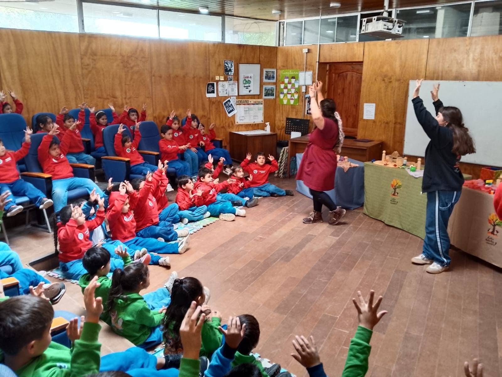 DIA DEL LIBRO Y DERECHOS DE AUTOR EN EL Colegio Bicentenario PHP Santo Domingo